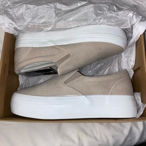 Platform sneakers